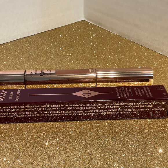 Charlotte Tilbury Magic Away Liquid Concealer in 15.5 - Picture 4 of 8